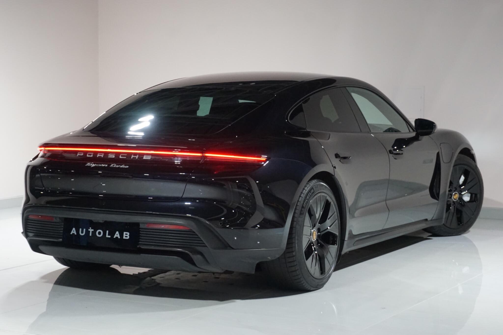 Porsche Taycan Performance Plus 93.4kWh Turbo Saloon 4dr Electric Auto 4WD (680 ps)